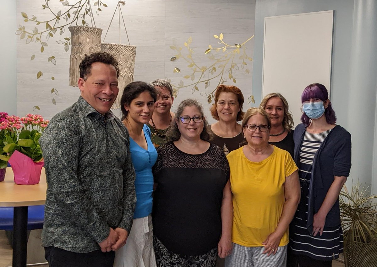 LRC_HCDSB's tweet photo. The @LRC_HCDSB gang had the great pleasure of spending some time with Canadian author Lawrence Hill. We had some laughs and he graciously signed our books and answered our questions. @HCDSB #LRCCheckItOut https://t.co/BNu7whbGqW