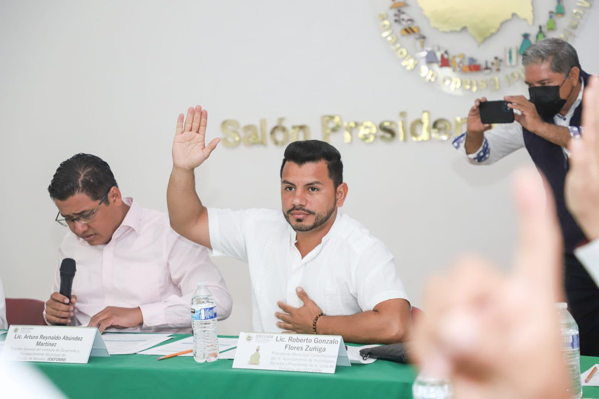 Chalo Flores tweet media