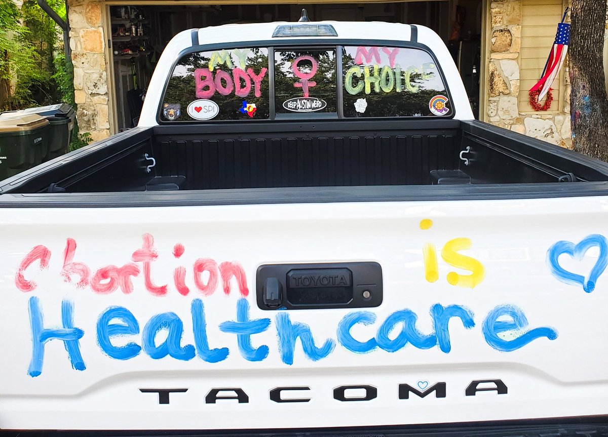 levs08's tweet photo. Found this note on my truck after work. It made my day. 😍

#RoeVsWade #mybodymychoice 
#RBG 
#prochoice https://t.co/LUrk4SgU2U