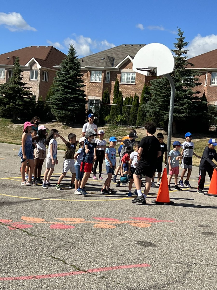 StBernardDPCDSB's tweet photo. 🐻 The sun was shining for our Primary and Junior Play Day this year, and so were the faces of all of our Bears! Thank you to @SVien10 and Mrs. Bujeya for organizing two terrific events to celebrate the end of the school year! https://t.co/axRDA7ttbn