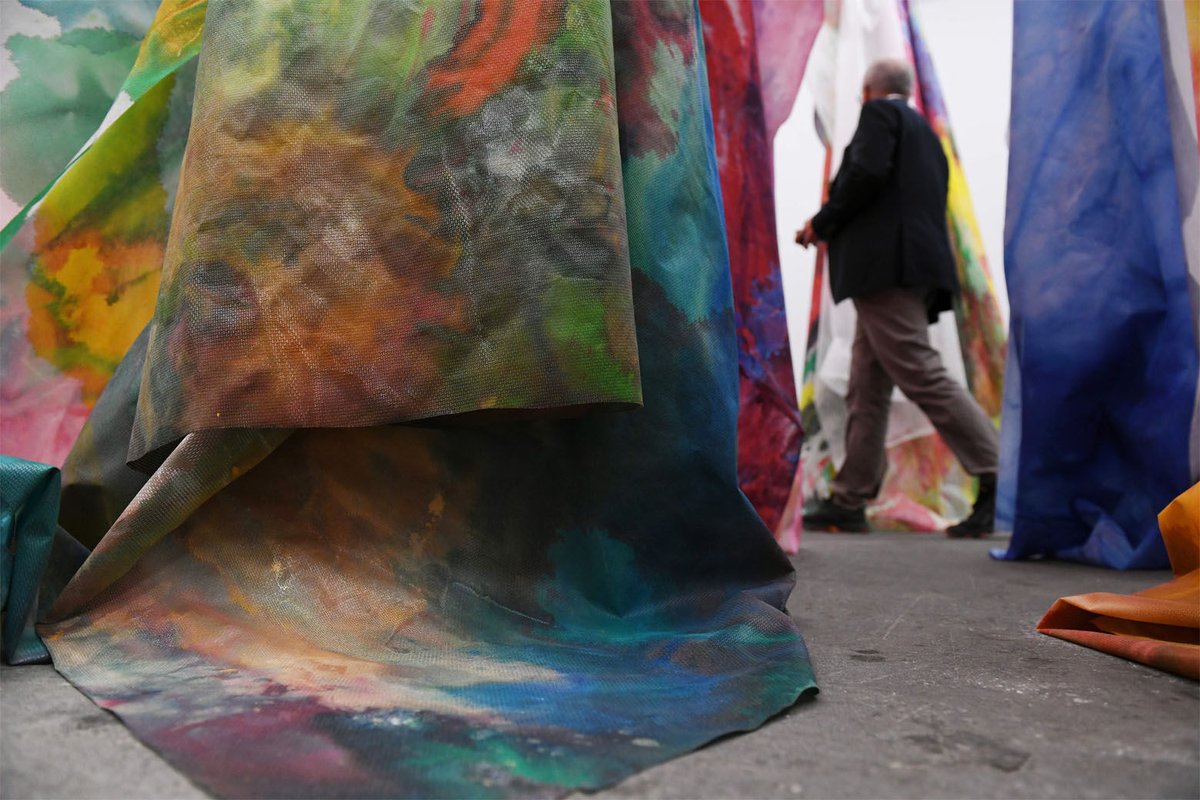 Sad to hear of the passing of Artist Sam Gilliam (1933 – 2022) who passed away on Saturday, June 25 at age 88. Throughout his 7 decade career, Gilliam reinvented and continuously reshaped abstract painting and sculpture. #artistlegacy #RIP