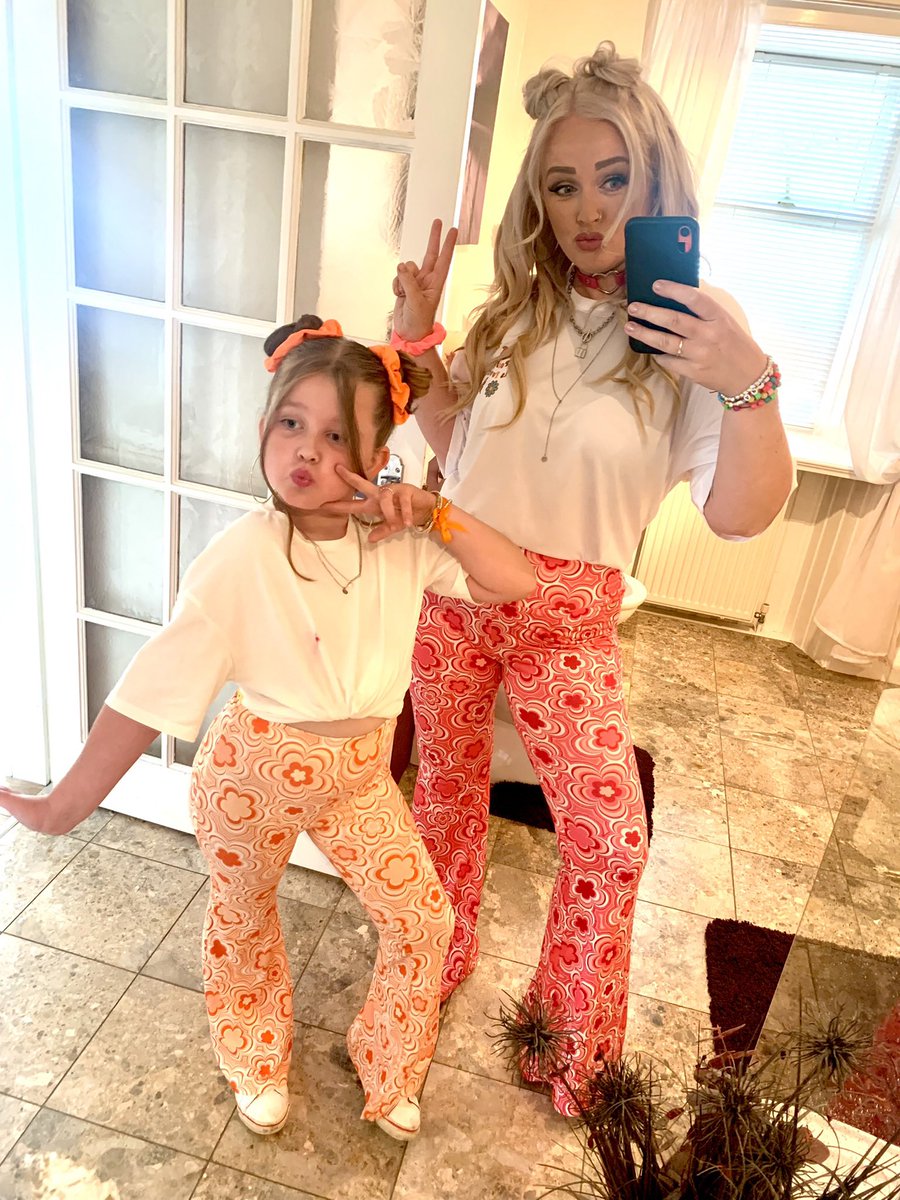 SarahPovall's tweet photo. We had to go that little bit extra for my girls first music festival 🎶 #FlowerPower #MiniAndMe https://t.co/hfnWYDbbt4