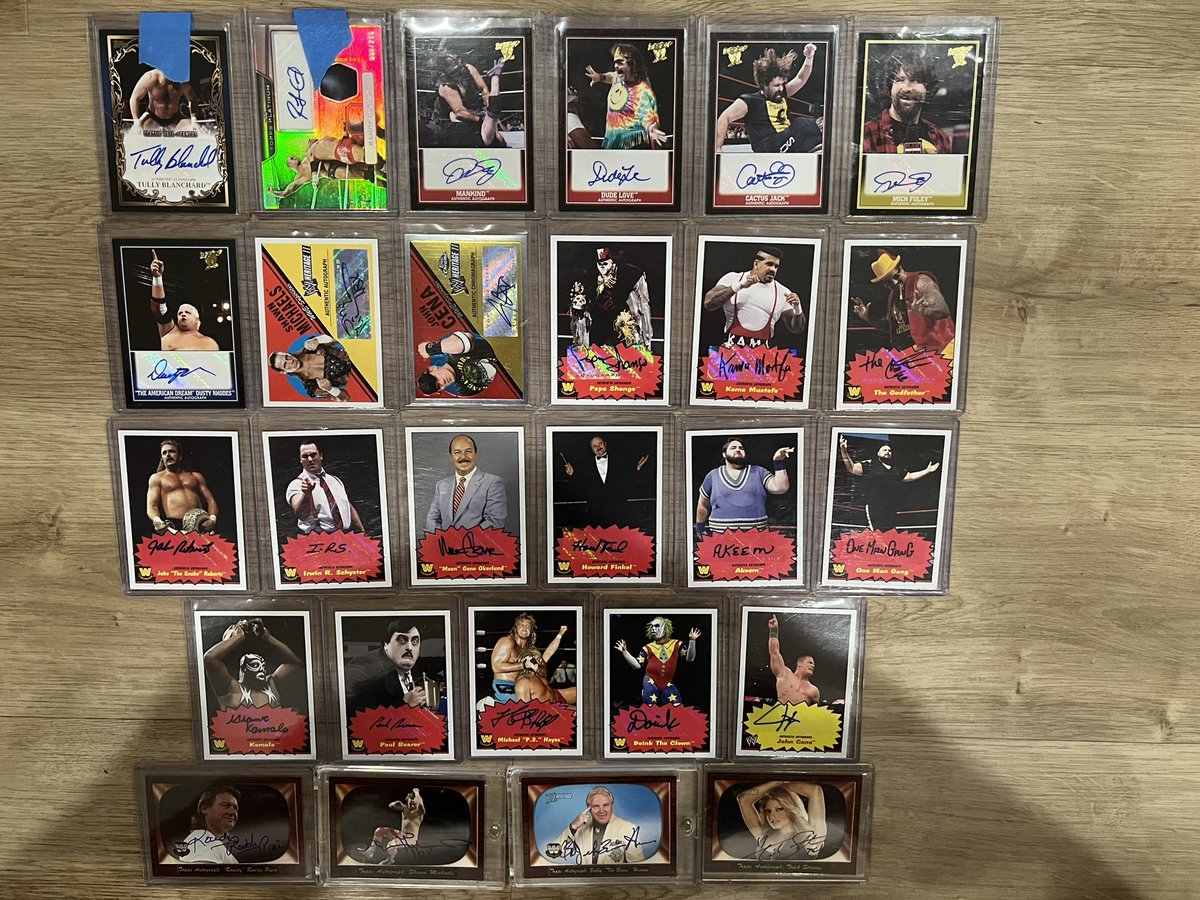All these #wrestlingcards are ending on #ebay tonight #wrestlingautographs #thehobby #wwecards