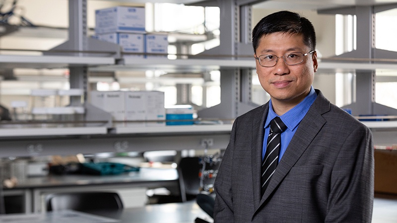 UOKnightCampus's tweet image. Congrats to Knight Campus professor and entrepreneur Keat Ghee Ong on being officially inducted recently as a senior member of the @AcadofInventors at the organization’s annual meeting in Phoenix, Arizona #implantables #shearforce #magnetoelastic
fal.cn/3pPpr