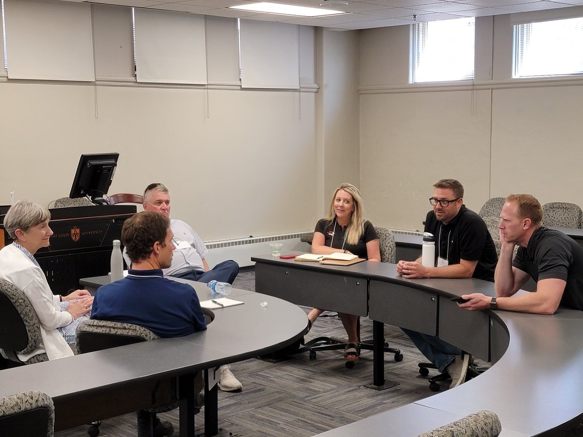 CF_CAPS's tweet photo. Megan Droste @CF_CAPSEdu bringing her knowledge and experience in leading a Day 2 session of #CAPSSLU22 on Designing and activating our teacher networks. 
#ShesOnOurTeam
#TeamIowaCAPS
#BetterTogether https://t.co/SjyUwJgOQQ