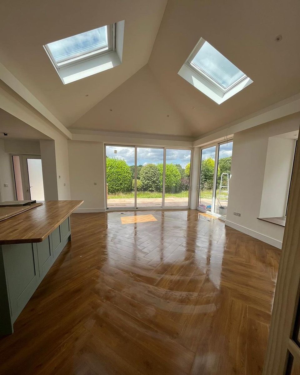 SamWilsonGolf's tweet image. Another family members home gutted and made amazing by @convertyourgarage