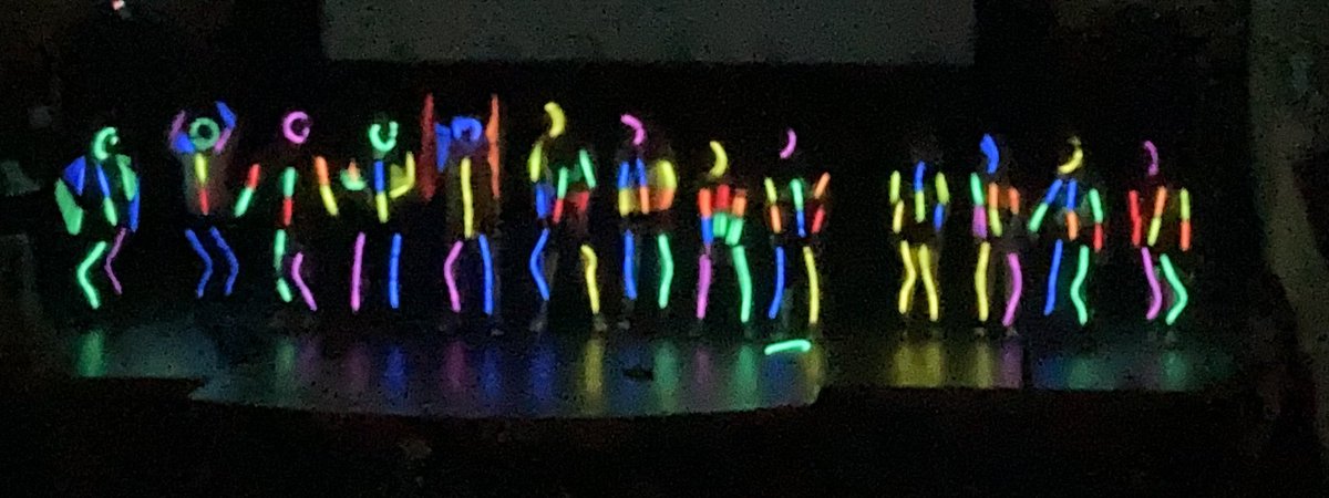TeigHeather's tweet photo. What a great final show &amp; awards ceremony @DayslandS. Amazing job by our music teachers, Mrs. McKay and Mrs. Tanton and of course our students! Happy Summer!! https://t.co/QfEb14eQcf