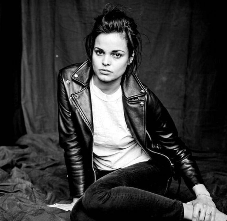 hourly lina esco tweet media