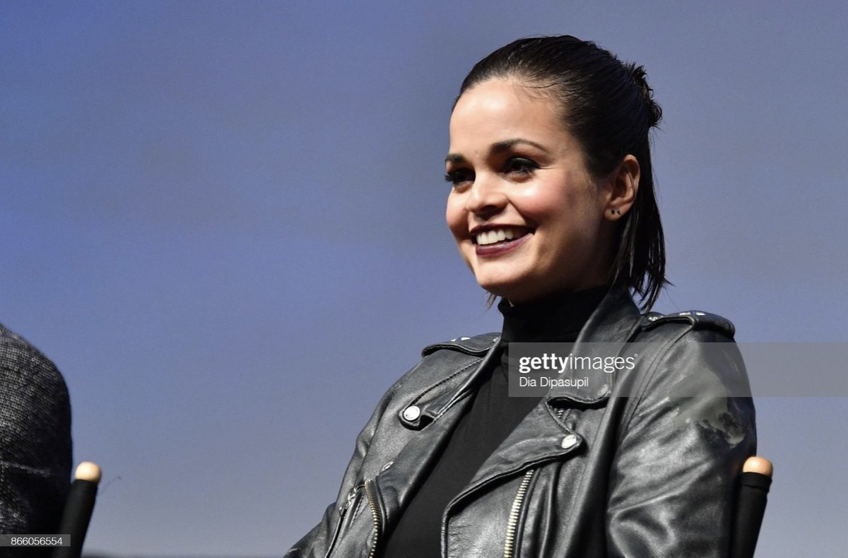 hourly lina esco tweet media