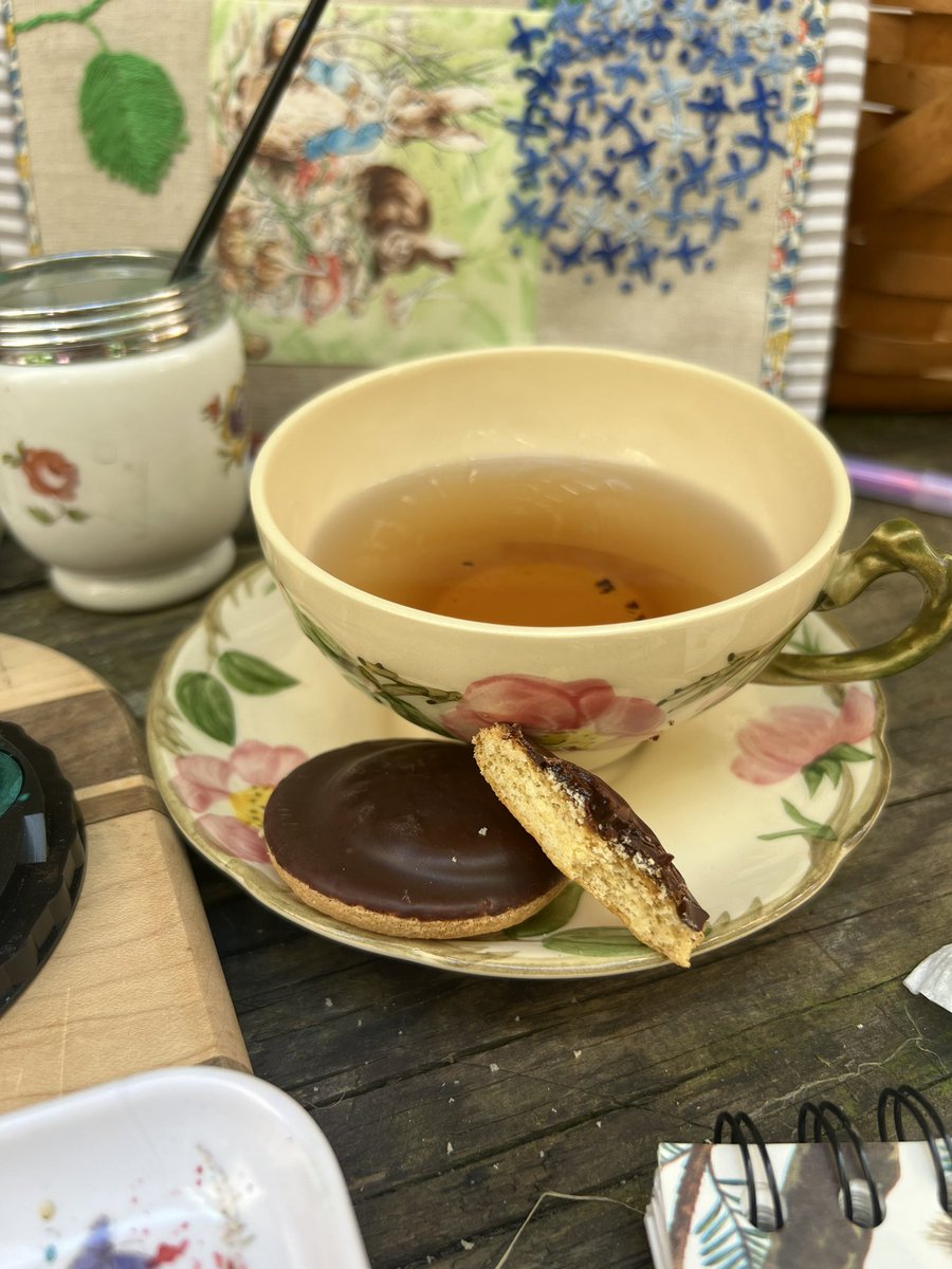 Set to a Tea tweet media