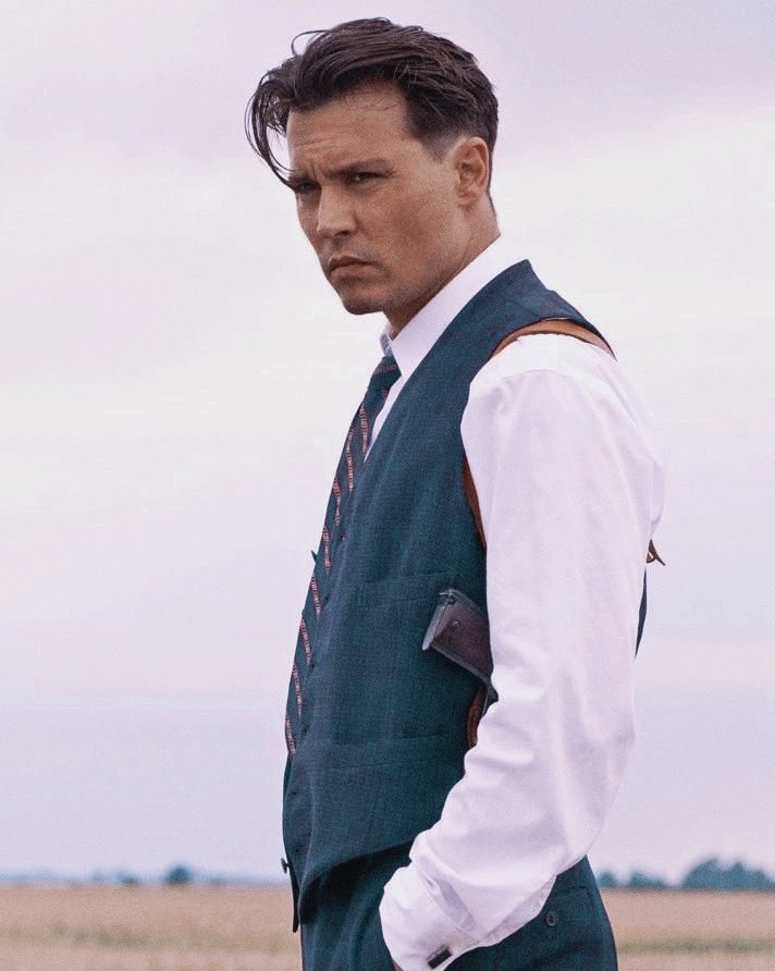 vaersac's tweet photo. johnny depp as john dillinger era https://t.co/ZiiAto3eA4
