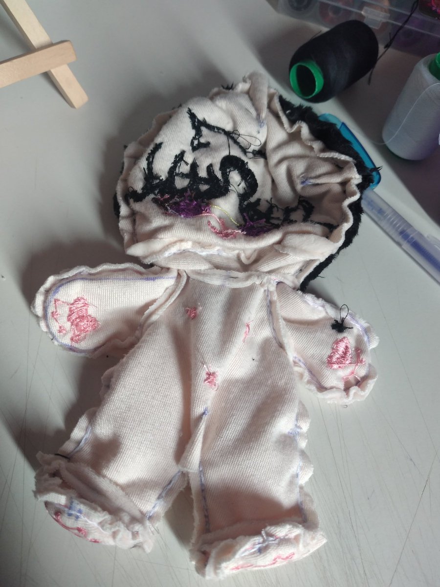 moondollstore's tweet photo. Essa é a situação do garoto nesse momento 😅 vou encher e depois venho aqui mostrar o resultado, claro se não ficar parecendo a anabele kkkkkkk brincadeira

#MONBABIESDOLL #MONSTAX https://t.co/0pDejTTWkf