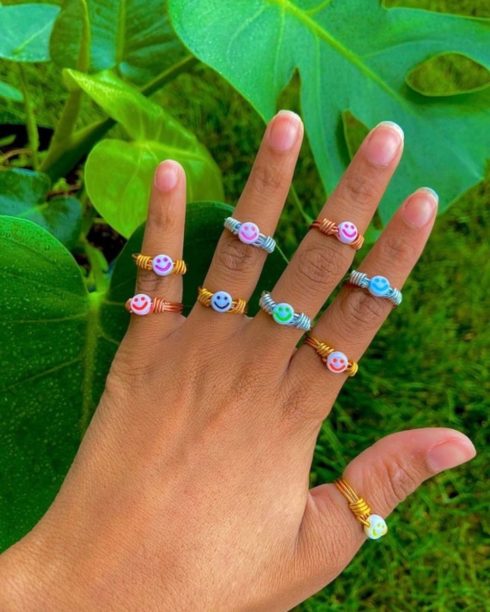 simonesshoppe's tweet photo. ALL WIRE RING ORDERS PLACED TODAY WILL RECIEVE A FREE MYSERY WIRE RING HANDPICKED BY ME!!! ✨

your free ring will be the same size as whatever ring you order unless you leave a note with your order stating what size you want! https://t.co/ucsqazF73v
