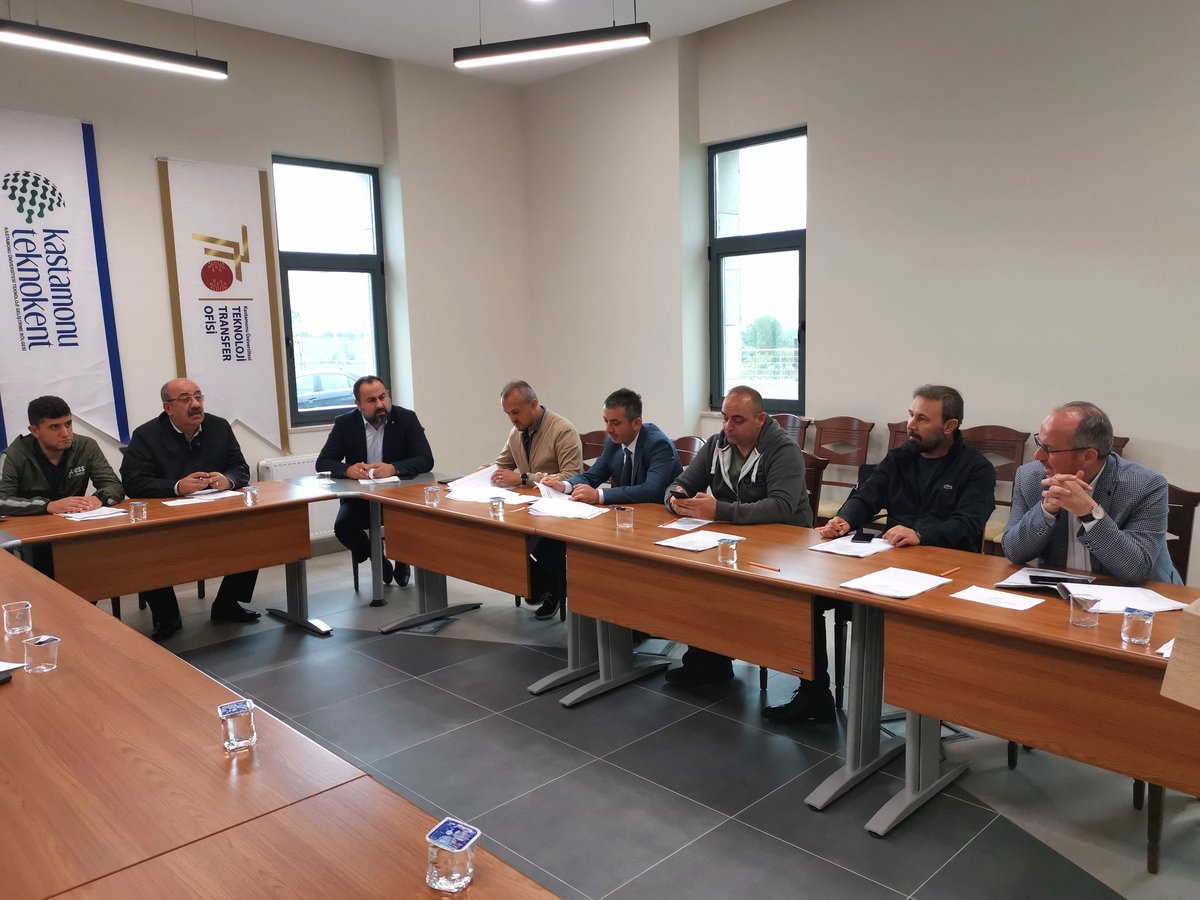 KastamonuTSO's tweet photo. Haziran ayı Meclis Toplantımız Meclis Başkanımız Turgay Dellaloğlu Başkanlığında Kastamonu Teknokent Hizmet Binasında gerçekleşti. Toplantıda gündem maddeleri görüşülerek karara bağlandı. https://t.co/AlMO6nChH1