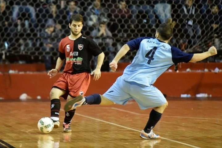 FutsalNewells's tweet photo. 🤩⚽ Algunos jugadores 🔝 vistieron la rojinegra en aquella jornada del Nacional 2016 ante Alvear.

¿Te los acordás a todos? @lucas_testoni @lucianoavellino @sebacorso84 https://t.co/8XKN80vsRd