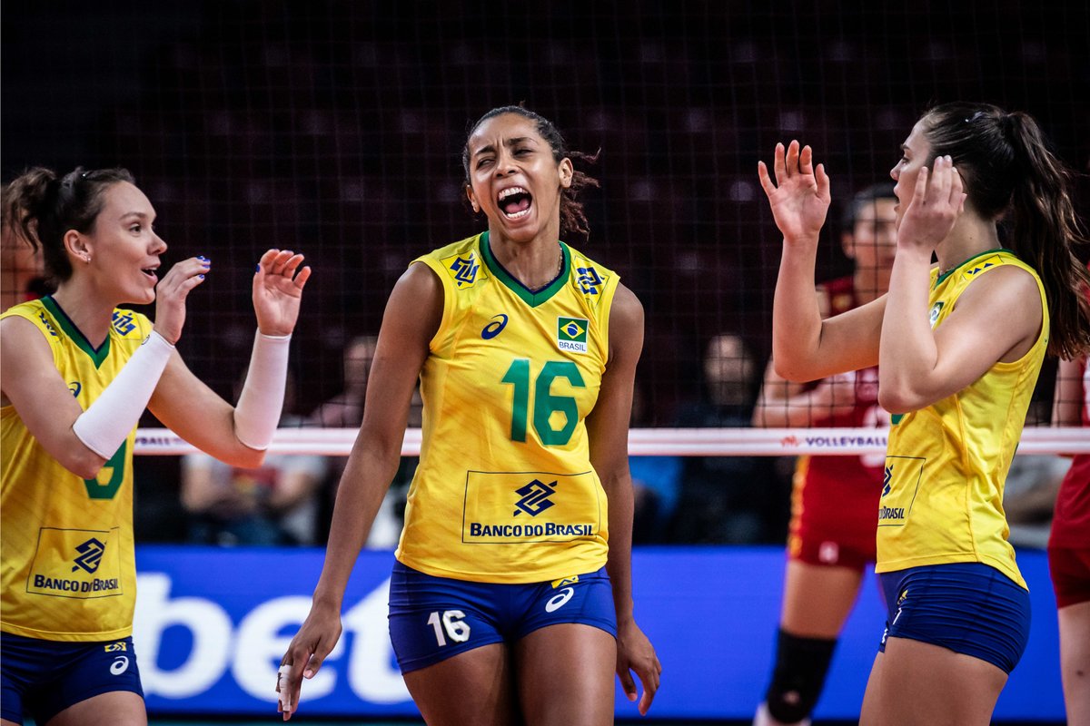 jonaslmoura's tweet photo. Kisy, destaque do Brasil ao lado de Gabi: "A China é uma grande equipe e demos um passo importante na competição com a vitória. Foi um jogo difícil, decidido no detalhe, mas o grupo está de parabéns pelo resultado e postura em todo o confronto. Agora é pensar na Coréia do Sul". https://t.co/w5wGHxBHE0