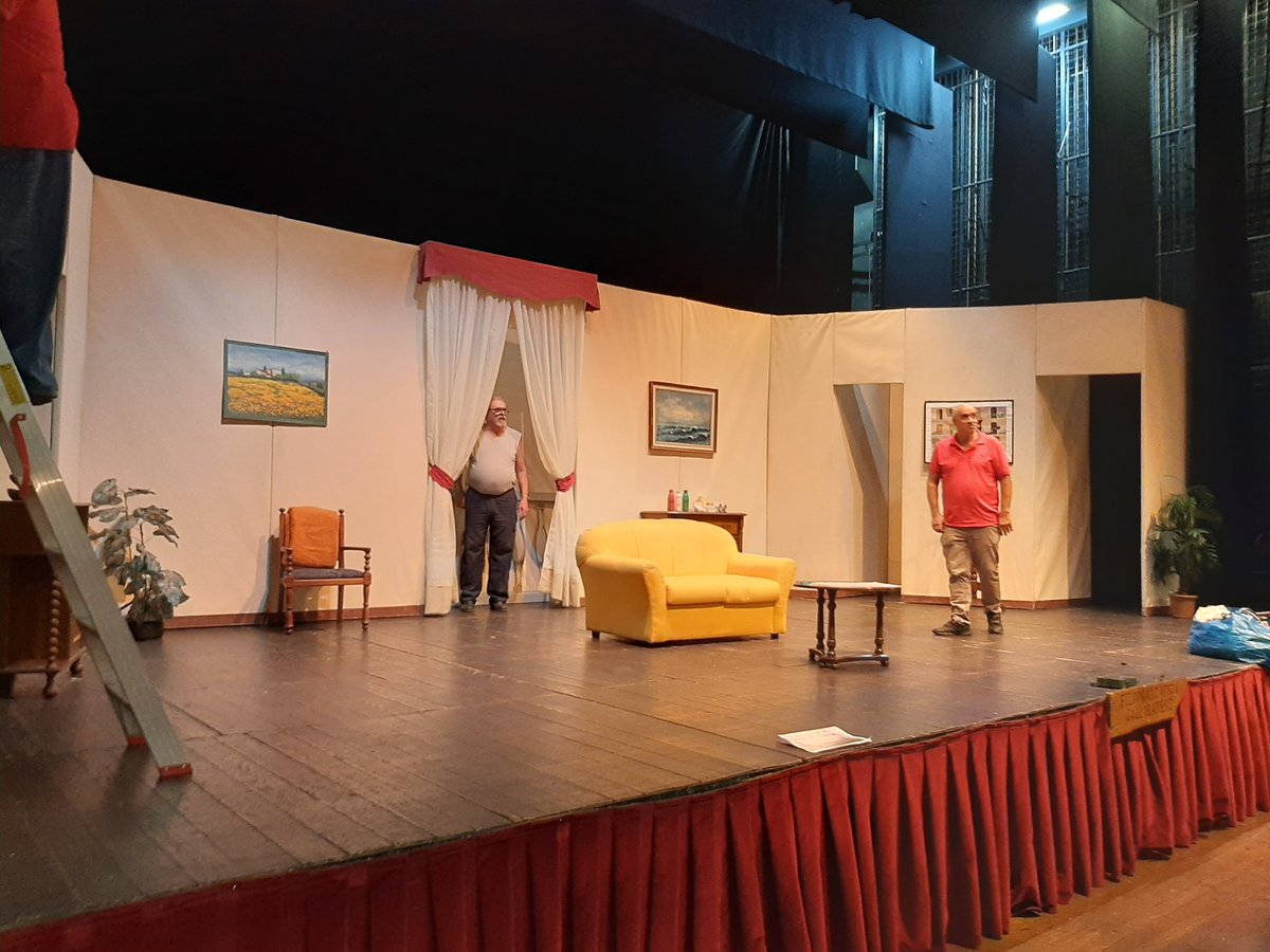 CFGTeatrale's tweet photo. Quasi pronti al @TeatrodiSaronno con #ilmortoevivo di #orestedesantis regia di#giovannimelchiori.

#teatroamatoriale
#fitalombardia https://t.co/evYXbSge4q