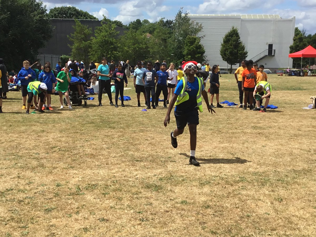 Smallwoodschool's tweet photo. #Smiles #Determination #Respect #Equality #friendship #selfbelief #passion.
A great day @BurntwoodSchool for our fun-filled sports day.
#SmallwoodSports #sportsday @dorukahmet123 @S0ULLTD @HaydontheWomble https://t.co/tb0I8jM0O0