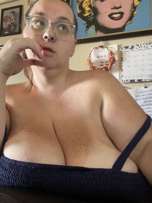 Alarm didn&rsquo;t go off this am, so was a little late for work. But it&rsquo;s all good. lol anyways, come text<a href="/tag/ass"class="tags"><span>#ass</span></a><a href="/tag/bbw"class="tags"><span>#bbw</span></a><a href="/tag/nsfw"class="tags"><span>#nsfw</span></a><a href="/tag/ssbbw"class="tags"><span>#ssbbw</span></a>