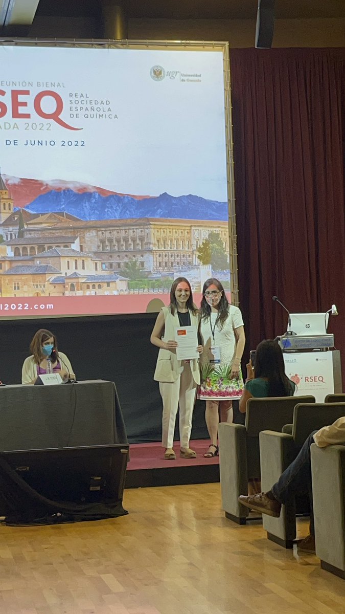 AIM_UMU's tweet photo. And the day could not end better! RSEQ GCTbA Specialised Group Award to our PhD student @Ana_CastellM for her presentation in the Poster Pitches session. Congratulations Ana! 👏🏽🏆 https://t.co/0aA9VW0ieE