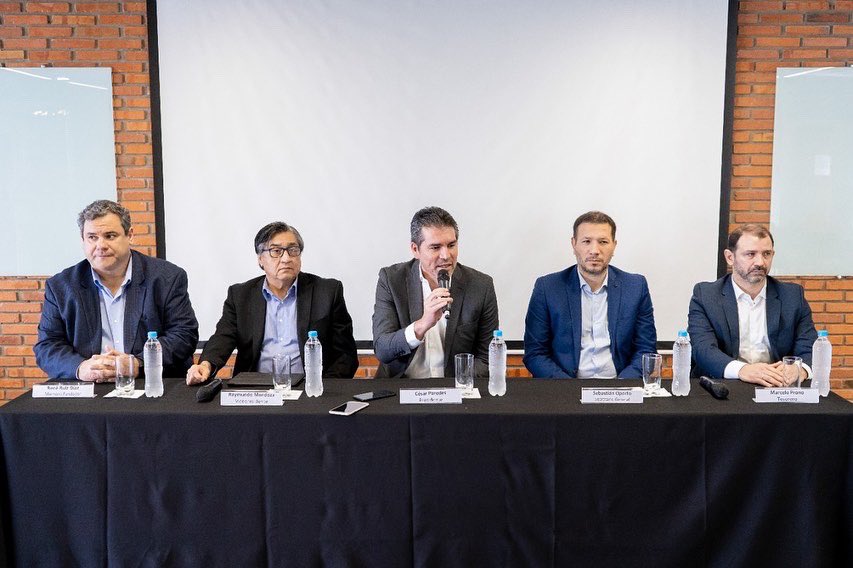 InvestorPY's tweet photo. Hoy fue el lanzamiento oficial de la Asociación de Casas de Bolsa del Paraguay. ASOBOLSA tiene como objetivo promover la cultura y estabilidad financiera ante situaciones desfavorables, y ayudar al crecimiento y fortalecimiento del sector bursátil. https://t.co/Y4CKPpnC4M