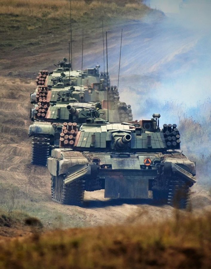 conradce2's tweet image. Kolumna Twardych…

#MainBattleTank #MBT #Tank #Czołg #PT91 #Twardy #Poland #WojskoPolskie #Wojsko #PolishArmy #Army