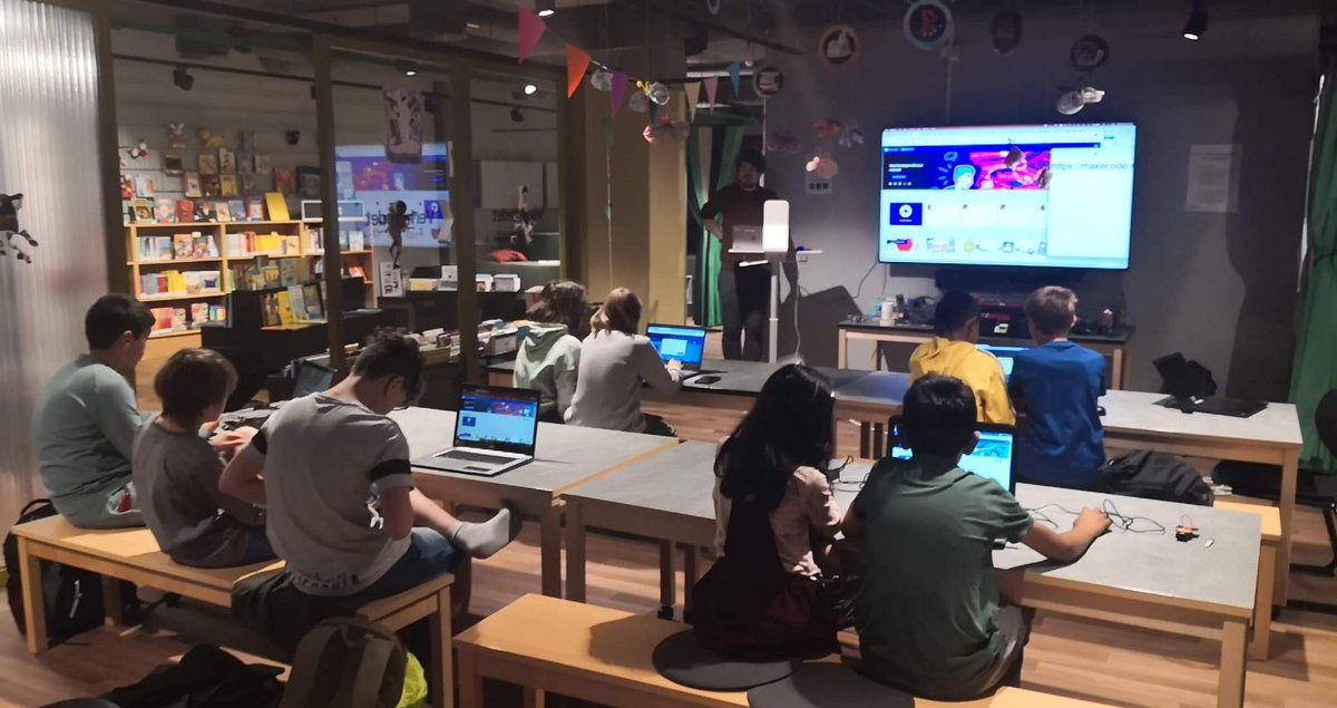 Quads taking off again, I wish I could build a drone at 12 too! #microbit #airbit