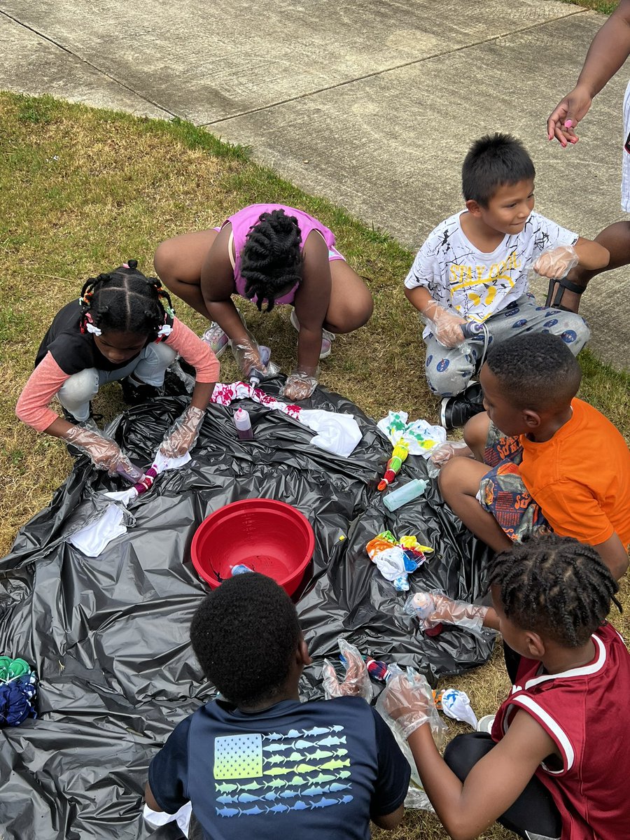 TheReadingTea's tweet photo. Day 2 of our official countdown to the end of Summer Learning! Today was “Tie-Dye” Tuesday is Mrs. Sterling’s Class and we had a ball! ❤️ @J_Armistead728 @UPES_Leads #STEMeducation #summerenrichment https://t.co/555KbXdd2P
