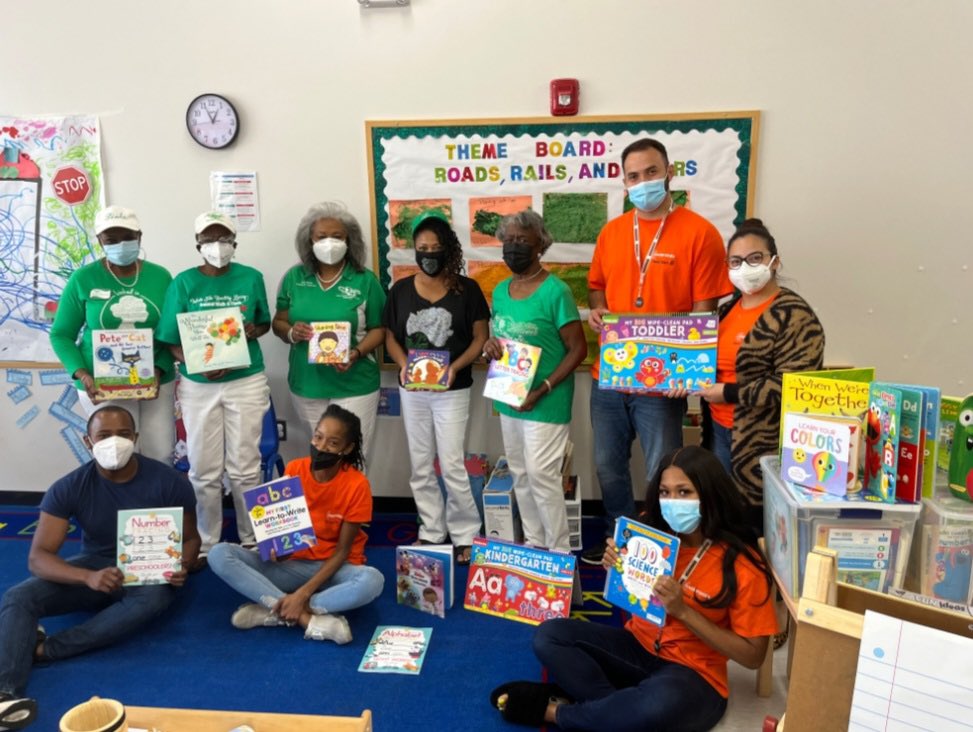 PGCLinks's tweet photo. #PGCLinks proudly support the The Links Incorporated’s 7500 Book Challenge. We donated 116 books to the Easter Seal Head Start Center in District Heights, MD. Together we’re helping to be #LinkstoSuccess for our youth #LinksInc #Links43NA #7500BookChallenge #LinksReadToSucceed https://t.co/TfEM7OvWKH