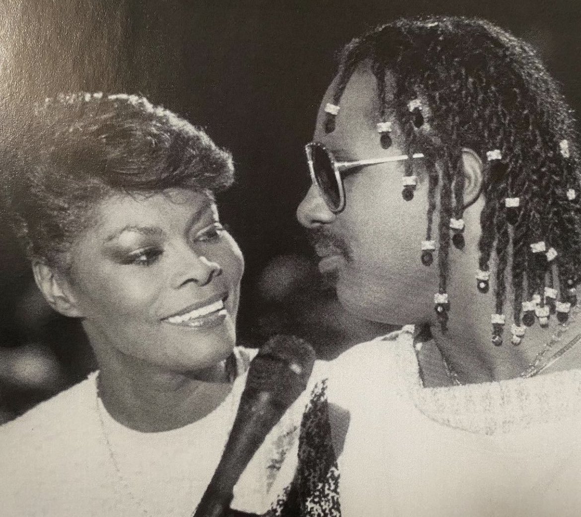 dionnewarwick's tweet photo. I hope you all are having a wonderful day. https://t.co/C3O2gBCeyZ
