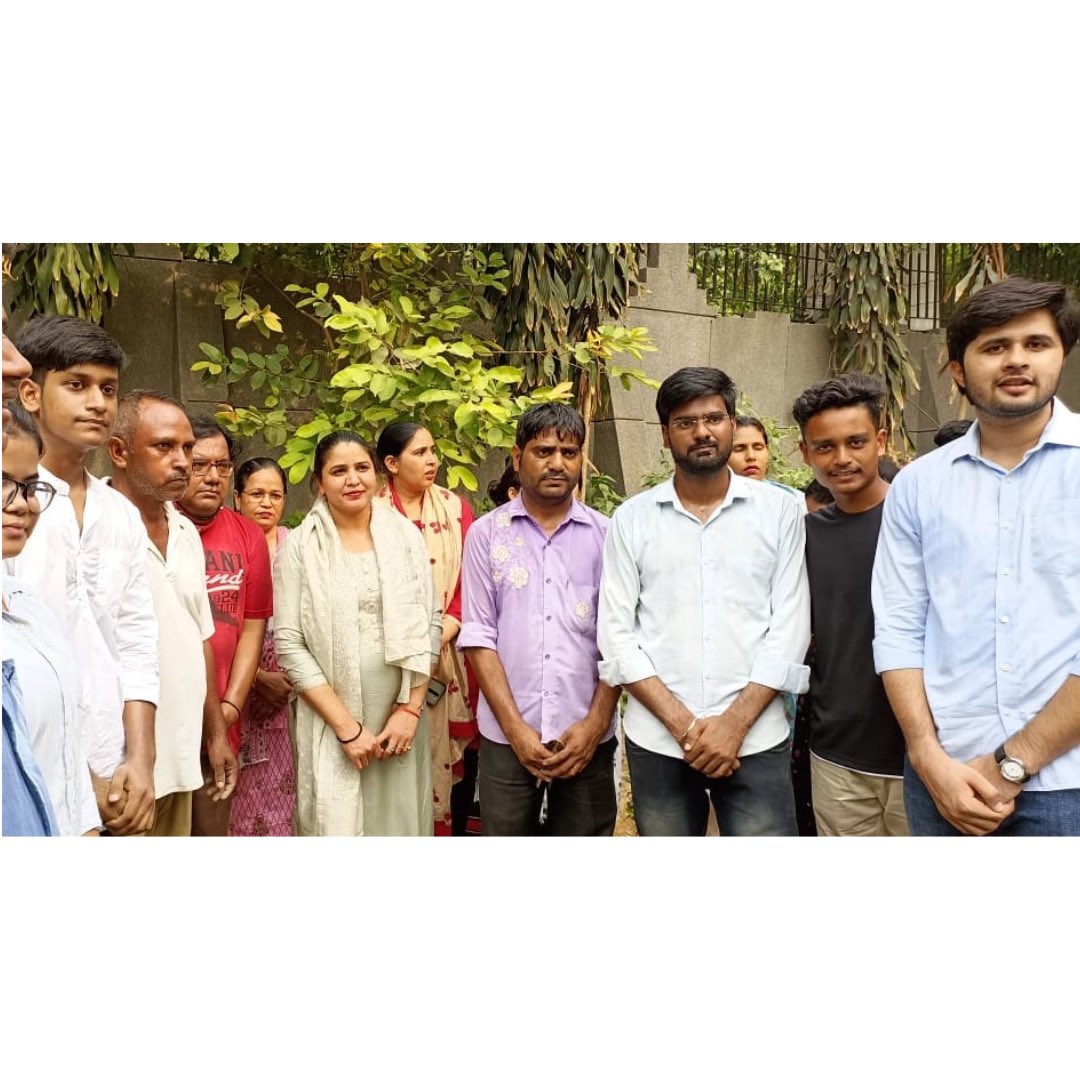 arvind__21's tweet photo. आज मोतीलाल नेहरू कॉलेज (संध्या) छात्रों द्वारा कॉलेज मे Plantation Drive की शुरुआत की गयी। जिसमें मुख्य अतिथि के रूप मे क्षेत्रीय विधायक प्रमिला टोकस जी मौजूद रही।
जय हिंद।🇮🇳🙏
#delhiuniversity #mlnc #mlnce #motilalnehrucollege #delhi https://t.co/FNhQIjo9Ow