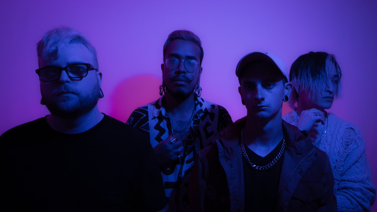 New single “Destroy.” available 07.01.22 on all streaming platforms

Pre-save to Spotify via link below ⤵︎
distrokid.com/hyperfollow/mn…