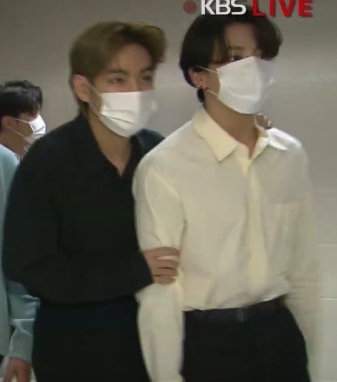 taekook2601x's tweet photo. Taehyung when is Jungkook https://t.co/MwYvyNB7uN