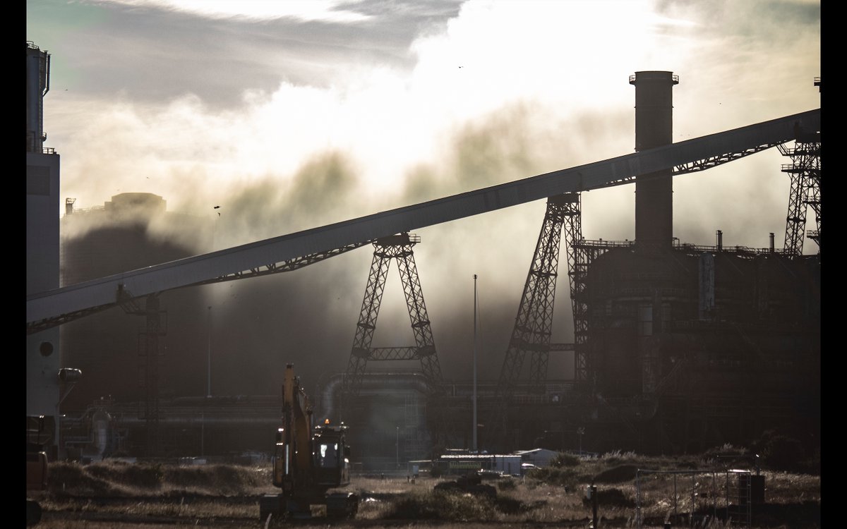 IRPictures's tweet photo. some photos from the demolition of parts of the Redcar blast furnace. #teesside #redcar #steel #industry https://t.co/ytLYwZgYyJ