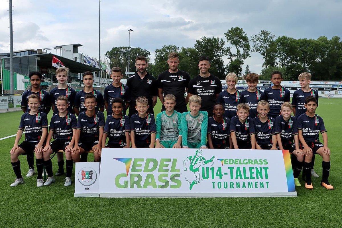 swenrovroy's tweet photo. Afgelopen weekend met @academieNEC O14 deelgenomen aan het sterk bezette @u14tt bij @scgenemuiden. Toernooi met o.a. deelnemers als @fcutrecht, @AZJeugd en @LechiaGdanskSA. Goed voor #teamproces om direct samen een volle dag intensief bezig te zijn. Op naar seizoen ‘22-‘23! 🔋 https://t.co/G4sPXKmkAK
