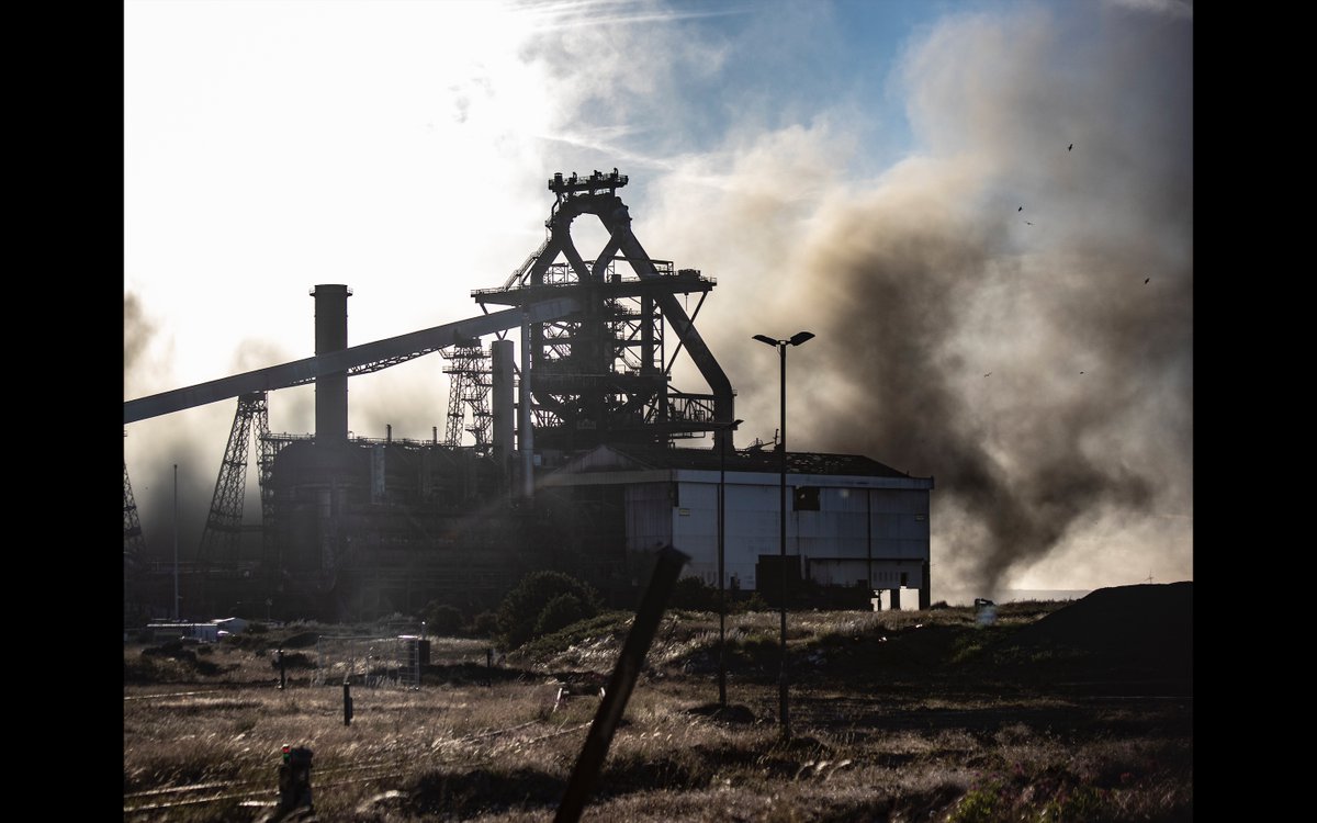 IRPictures's tweet photo. some photos from the demolition of parts of the Redcar blast furnace. #teesside #redcar #steel #industry https://t.co/ytLYwZgYyJ