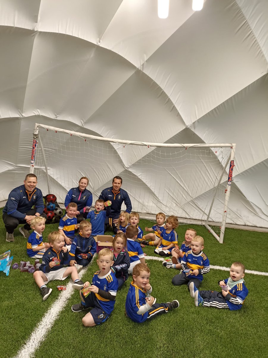 RossaGACBelfast's tweet photo. Babymentals enjoying their end of season party great to see each kid grow through the year and have fun we will be back at it after summer break keep an eye out all new players welcome 💙💛 https://t.co/5VVE0xdRSI