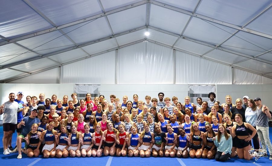 Green alumni taking on the 🌎
#grindlikegreen 🍀