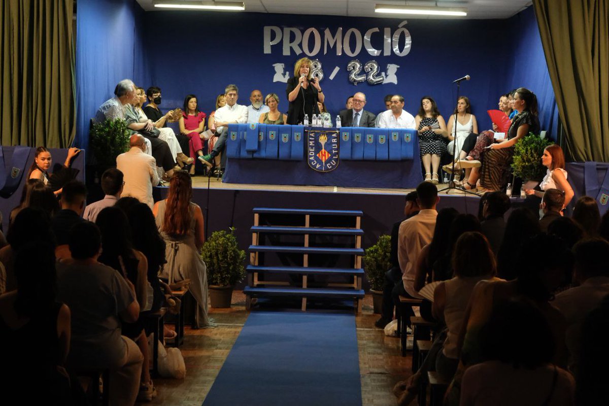 Un acte de graduació molt especial dels alumnes 4t d'ESO <a href="/AC__cultura/">Academia_Cultura</a> que comencen una nova etapa plena d'oportunitats. No ha estat un curs fàcil, però amb la lluita conjunta hem aconseguit la continuïtat de l'escola. Enhorabona a tothom! Ens veiem a l'Institut Escola Maria Miret