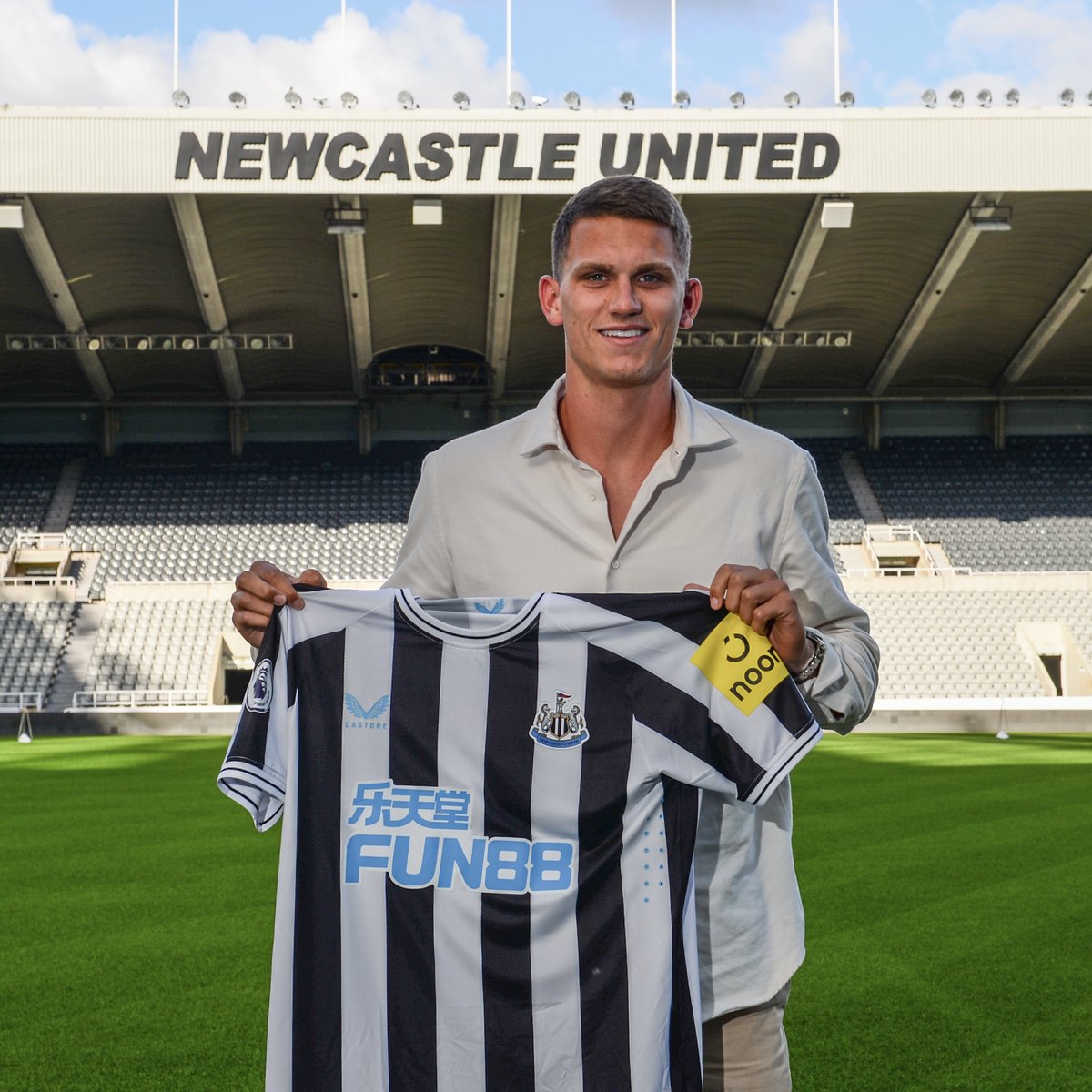 NUFC's tweet photo. ✍️ Newcastle United have agreed a deal in principle with LOSC Lille to sign Dutch defender Sven Botman for an undisclosed fee! 

⚫️⚪️