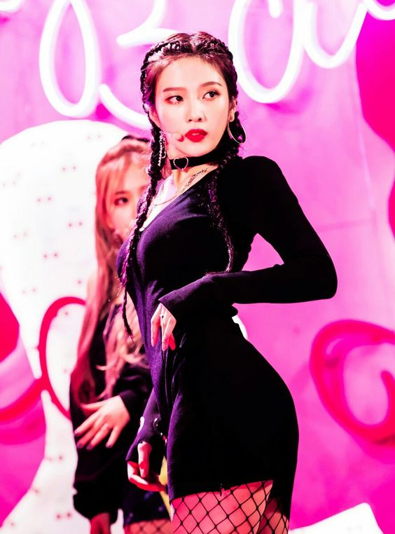 moonstar_infos's tweet photo. 220626 • second outfit 
stages: from egotistic until rainy season

pic 003. &amp; 004. https://t.co/Xms5NfcWJ5