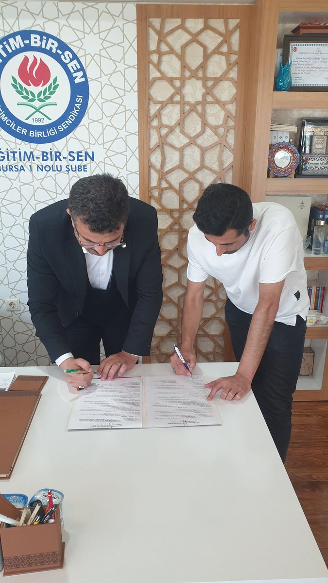 ACAR16RAMAZAN's tweet photo. #TuranPerde'yle Eğitim Bir Sen Bursa1 Nolu Şube olarak indirim anlaşması İmzaladık.
🔹️
Sendikamızla #TuranPerde arasında üyelerimiz ve birinci derece yakınlarına perde çeşitlerinde % 25 özel indirim uygulanması anlaşması imzalanmıştır. Hayırlı olsun.
⤵️
https://t.co/OohpBzDnfP https://t.co/kDRu1YnFxE