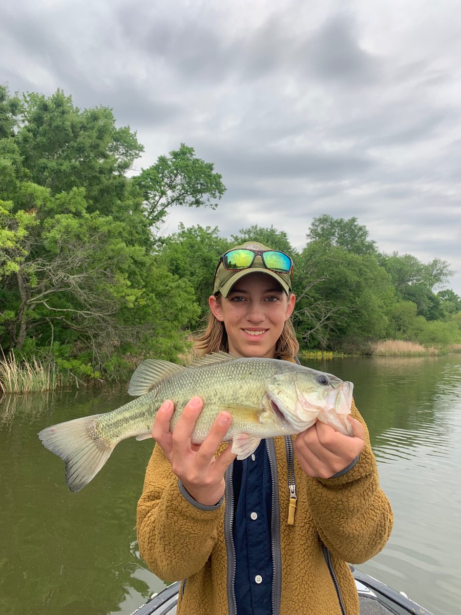 Got a couple good ones on lake chicamauga today! Not the biggest but was very happy to get a couple!👍🤩🎣