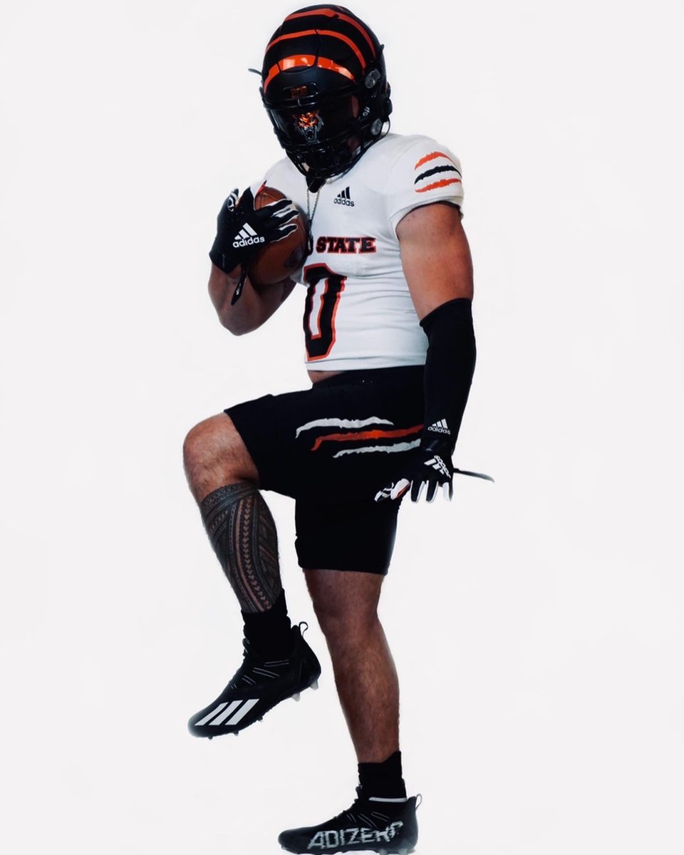 keouakauhi's tweet photo. a rose grew out the mud.. 1000% committed. Let’s get to work @IdahoStateFB ! https://t.co/EdJXOEaU4f