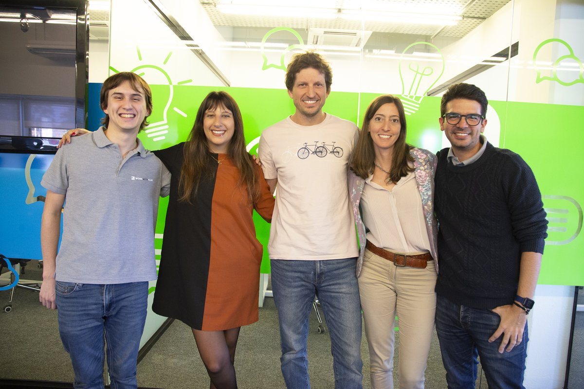 workwithplus's tweet image. ✊🏻En #WorkWithPlus celebramos a nuestro equipo todos los días del año

🚀Buscamos potenciar lo mejor de cada uno, y creemos en la importancia de formar equipos con miradas diversas para crear mejores soluciones

¡Gracias por elegir ser parte de este gran equipo!💙

#PrideDay