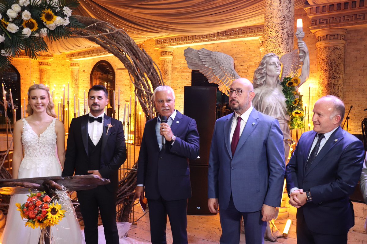 yetkinozturk06's tweet photo. İYİ Parti Yenimahalle İlçe Başkanımız, @DURSUNTEKN7 Beyin oğlu Kemal ile Gültekin ailesinin kızı Emel'in nikahlarına şahitlik ettik. Genç çiftimizi tebrik ediyor,
İki Cihan saadeti diliyorum. https://t.co/rLarIFvu5b