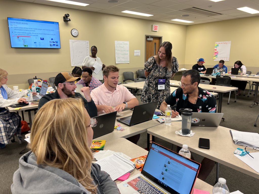 szircher's tweet image. First TLO group! Thanks for taking one for the (literal) team and volunteering for the first lesson!  @TeachCode @codeorg @nextech #CSPDWEEKIN