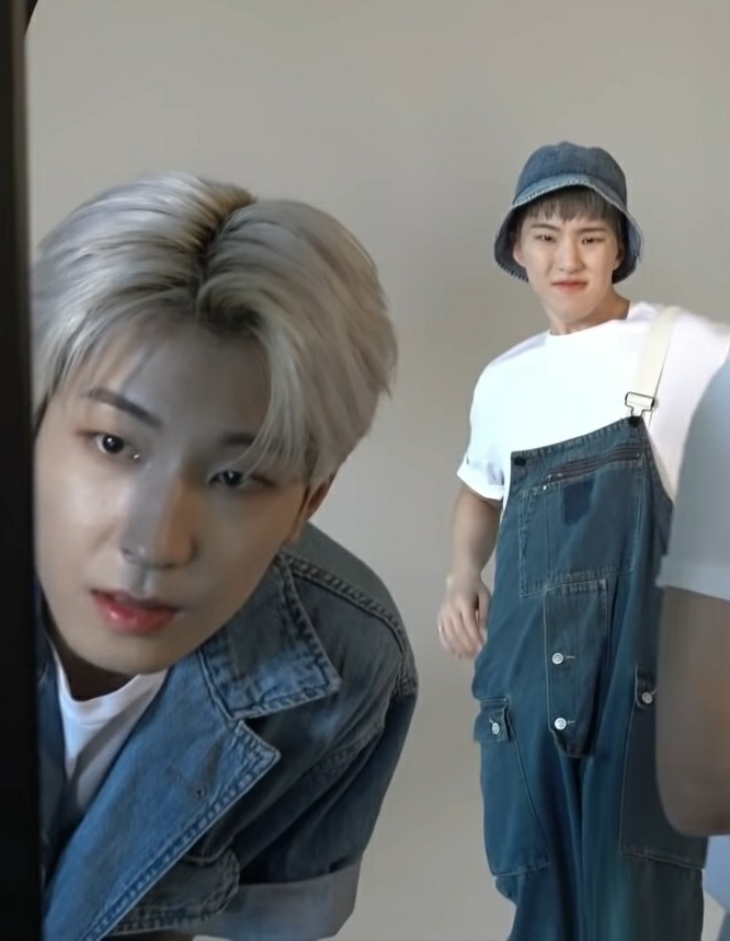 i can be the one tonight
📷soonwoo (soonyoung/wonwoo)
📸T, 12.8k
📷model au, (one sided) rivals to lovers
📸for <a href="/SVT1DFEST/">SVT 1D FIC FEST: BEST SONG EVER</a>
📷archiveofourown.org/collections/SV…