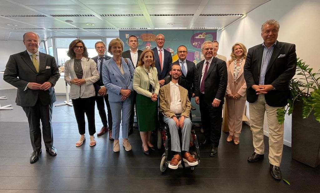 mgracacarvalho's tweet photo. Very fruitful meeting this afternoon with @EFPIA board and colleague MEPs.
@EPPGroup @psdparleuropeu @TomislavSokol @DeirdreCluneMEP https://t.co/pmYsIyokFb