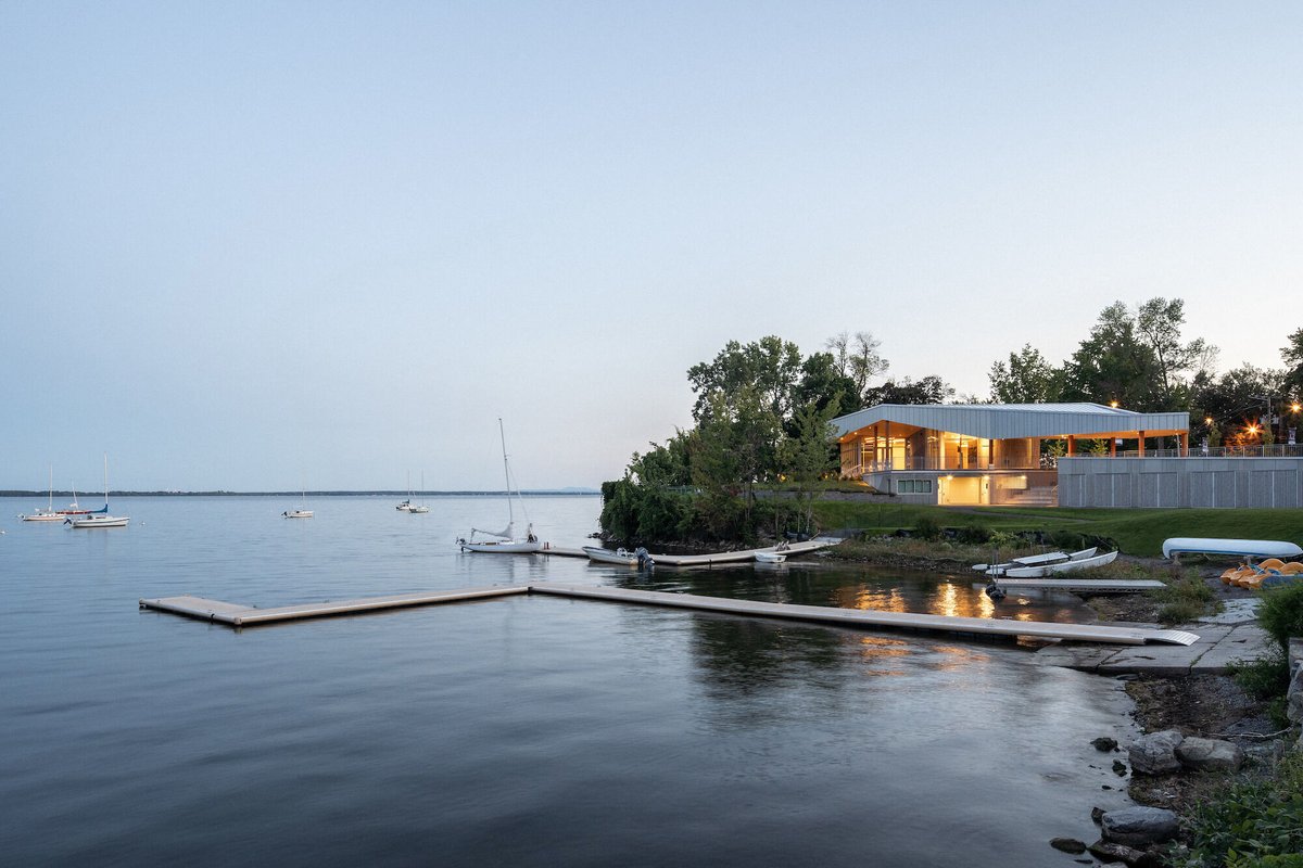 Baie-de-Valois Nautical Centre
by ADHOC Architects
bit.ly/3NCD8CJ

Photo: Raphaël Thibodeau